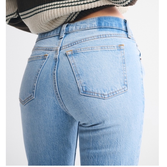 Abercrombie & Fitch Mid Rise 90's Straight Raw Hem Jean Size 30 Regular - Picture 6 of 16